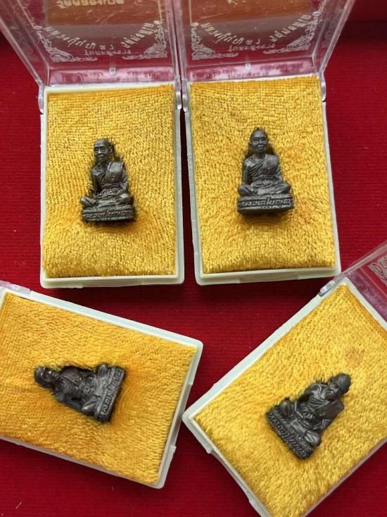 หลวงปู่บุญตา วัดคลองเกตุ เนื้อทองแดง ปี 2537 อ.โคกสำโรง จ.ลพบุรี 4 องค์