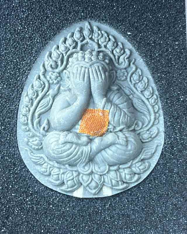 หลวงปู่อิ่ม ปญฺญาวฺโธ วัดทุ่งนาใหม่ จ.นครศรีธรรมราช ปิดตาพุทธศิลป์ ตะกรุดเงิน จีวร