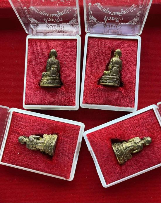 ปหล่อ หลวงพ่อบัวเผื่อน วัดพรหมนิมิต อ.ตาคลี จ.นครสวรรค์ 4 องค์ ก้นอุดเงิน