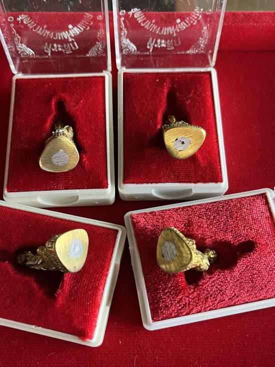 ปหล่อ หลวงพ่อบัวเผื่อน วัดพรหมนิมิต อ.ตาคลี จ.นครสวรรค์ 4 องค์ ก้นอุดเงิน