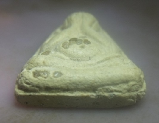 **เบา​ๆ​**พระปิดตามหาลาภ เนื้อผงฝังพระธาตุ เก่าๆ ไม่ทราบที่**เนื้อจัด สวยๆ เชิญชมครับ