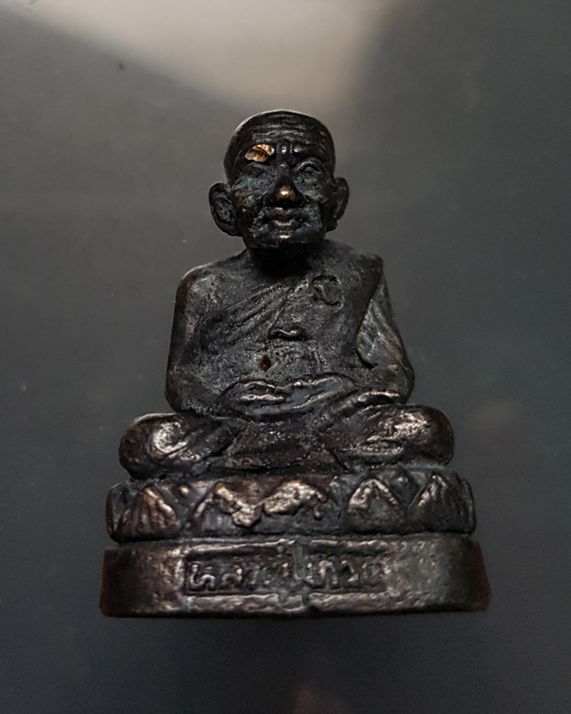 รูปหล่ออุดกริ่ง หลวงพ่อทวด วัดนพวงศาราม จ.ปัตตานี