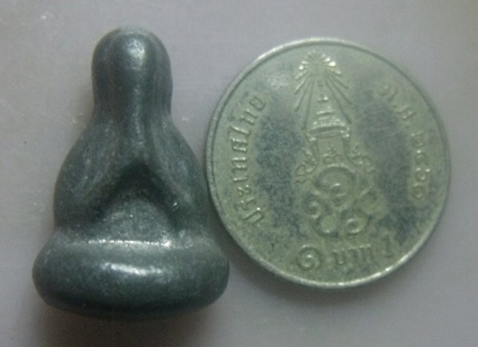 **เบา​ๆ​**พระปิดตามหาลาภ เนื้อชินตะกั่ว เก่าๆ ไม่ทราบที่**สวยๆ เชิญชมครับ