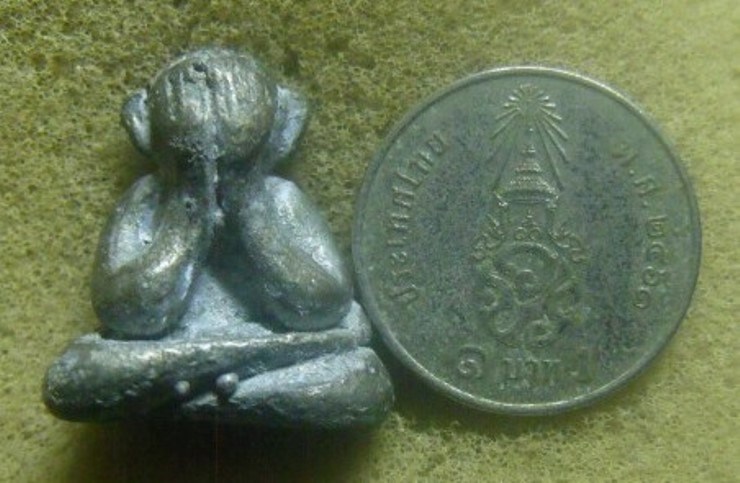 **เบา​ๆ​**พระปิดตามหาลาภ หลังยันต์ เนื้อสำริด เก่าๆ ไม่ทราบที**สวยๆ เชิญชมครับ