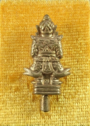 รูปหล่อโบราณลอยองค์ท้าวเวสสุวรรณฯ หลวงปู่แสน วัดบ้านหนองจิก จ.ศรีสะเกษ เนื้อทองทิพย์ สวยครับ