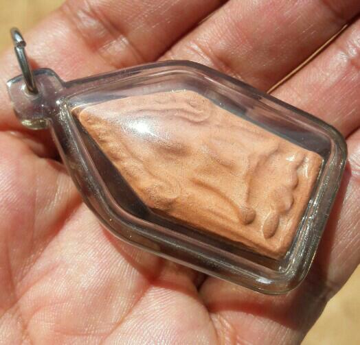 พระขุนแผนเนื้อดิน วัดรัตนชัย(จีน) จ.อยุธยา พิธีเดียวกับจตุรพิธพรชัย เลี่ยมพร้อมใช้​ เคาะเดียว 