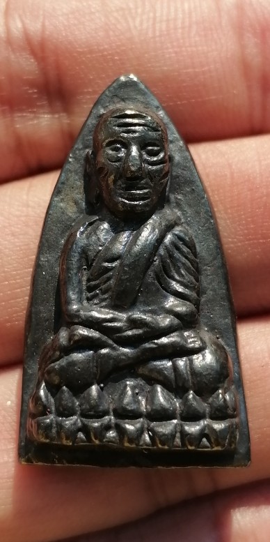 หลวงพ่อทวด พิมพ์เตารีด วัดในหาน เนื้อนวะโลหะ นะ 9 โค๊ด 2 ในหาน 1 กรรมการ จ.ภูเก็ต ปี 2536 เคาะเดียว