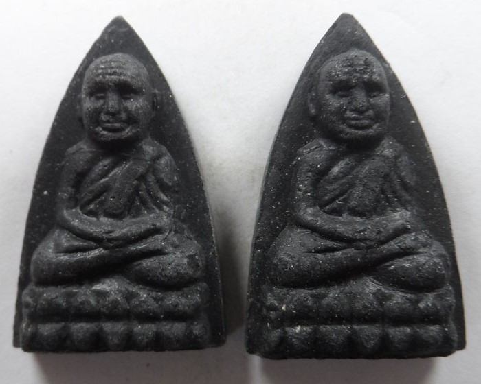 หลวงปู่ทวด (๒ องค์)