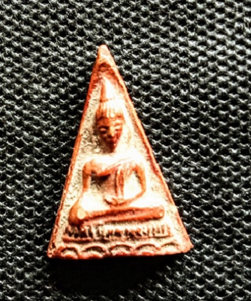 พระพิมพ์นางพญา หลวงพ่อทาบ วัดกระบกขึ้นผึ้ง ปี05 หลวงปู่ทิม วัดระหารไร่ร่วมเสก...เคาะเดียวแดง...