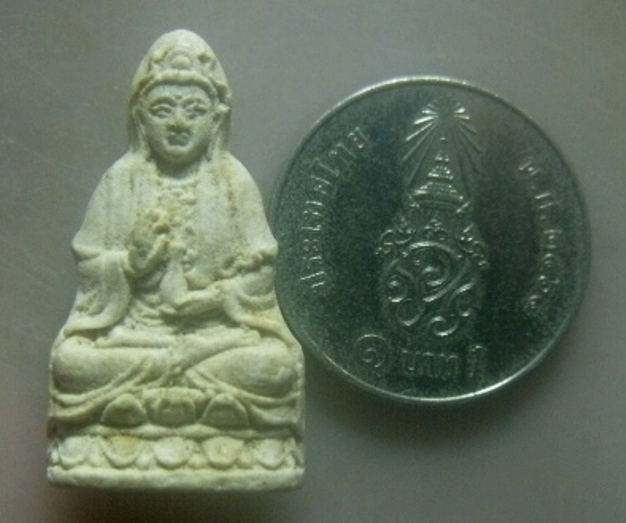 **เบาๆ**พระผงกวนอิมโพธิสัตว์ วัดบวรนิเวศวิหาร วาระ ๘๐ พรรษา หลัง ญสส  ปี ๒๕๓๖**สวยๆ