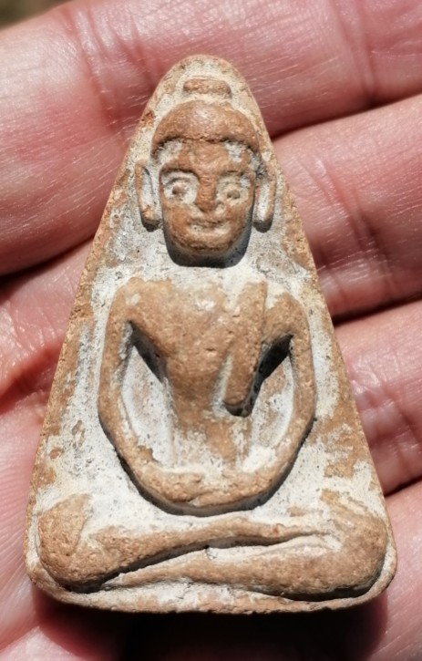 พระกันผี​ พิมพ์ใหญ่​ เนื้อดิน หลวงพ่อกวย​ ชุตินธโร​ วัดโฆษิตาราม​ ยุคต้น​ เคาะเดียว   