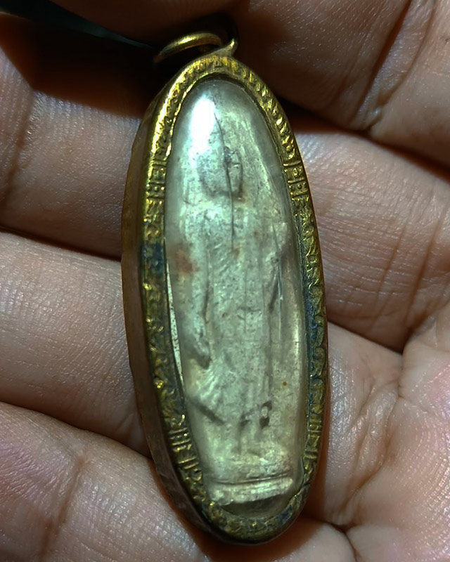 3.พระ 25 พุทธศตวรรษ เนื้อดิน กรอบเดิม ขาครบแข็งแรง ไม่เคยผ่านการแกะเลย