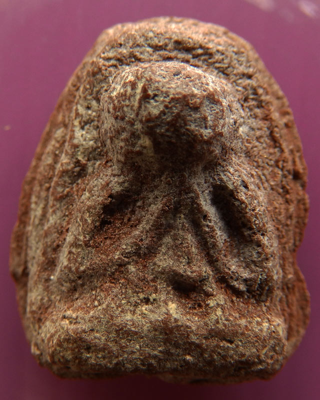 ปิดตารุ่นแรกท้องอุ เนื้อผงว่านผสมน้ำนมควาย หลวงพ่อเขียว วัดหรงบล จ.นครศรีธรรมราช พ.ศ. 2510 (A11)