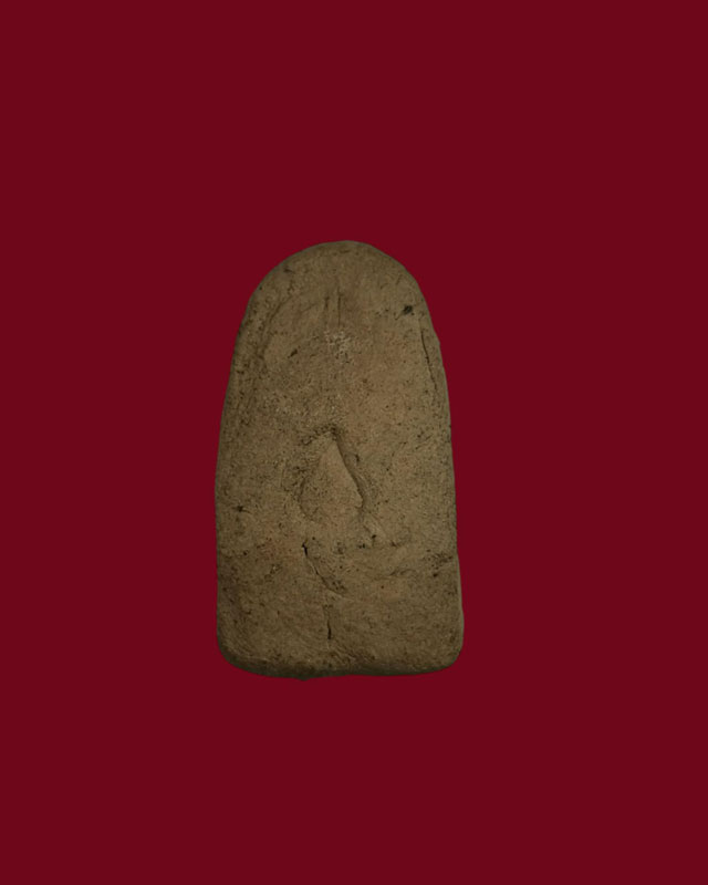 หลวงปู่ทวดพิมพ์พระรอดตอกโค๊ตเม็ดงาไม่ทราบที่