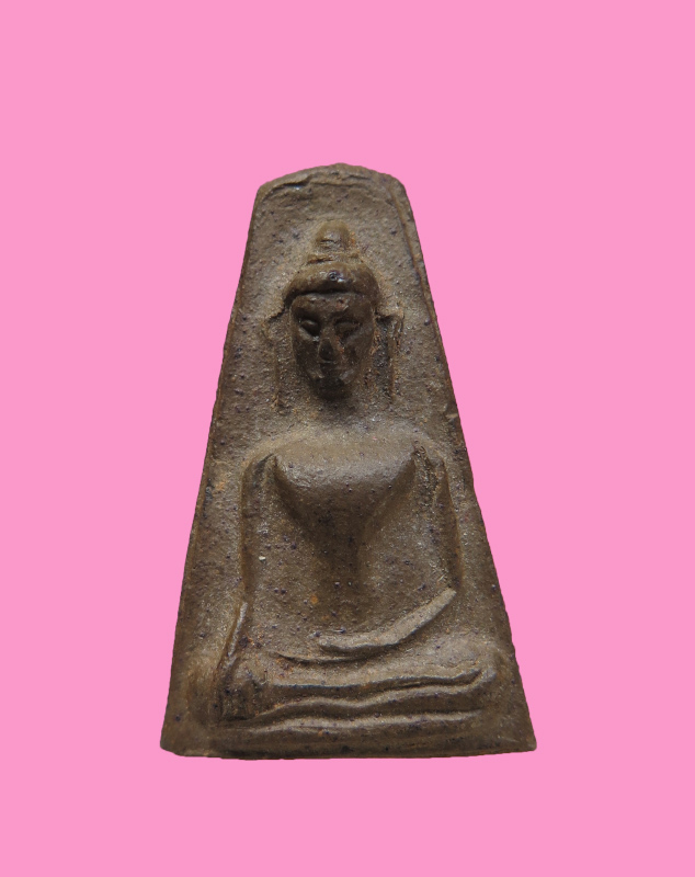 พระผงสุพรรณ วัดพระธาตุสุพรรณ จ.สุพรรณบุรี จัดสร้างปี พ.ศ. 2518