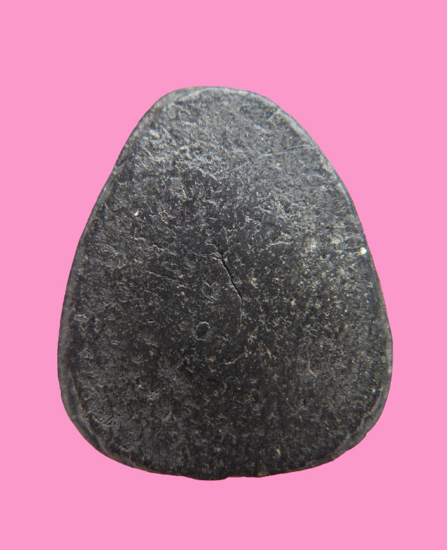 พระปิดตา เนื้อดำ 