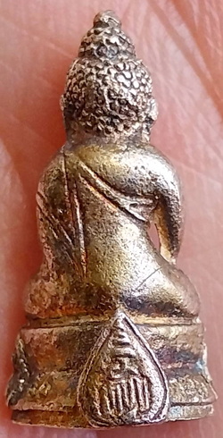 *พระชัยวัฒน์เกษม หลวงพ่อเกษม เขมโก สุสานไตรลักษณ์ ลำปาง รุ่น ญสส ปี๒๕๓๓ เนื้อเงิน*