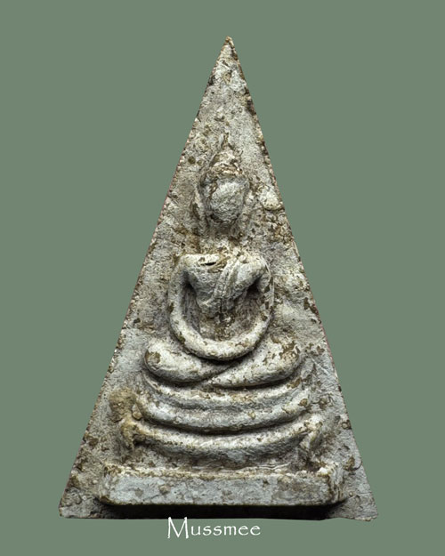 สมเด็จในย่ามพิมพ์พระนางพญา หลังใบโพธิ์ปี 2517 หลวง ปู่สี วัดถ้ำเขาบุญนาค