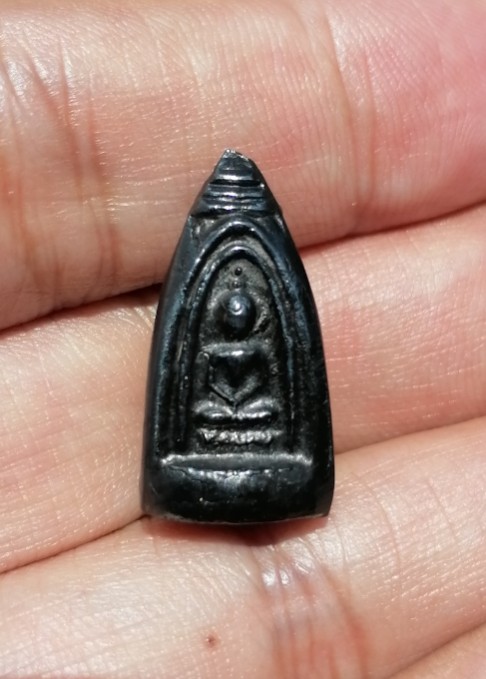 พระพรหมสามหน้า(สามเกลอ )เนื้อเมฆพัต หลวงพ่ออี๋ วัดสัตหีบ จ.ชลบุรี เคาะเดียว