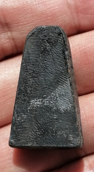 พระกันผีพิมพ์เเล็ก หลวงพ่อกวย​ วัดโฆษิตาราม​ เนื้อดิน​ ยุคต้น​ เคาะเดียว   