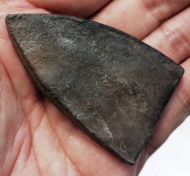 พระขุนแผนขี่ไก่ เนื้อดิน หลวงพ่อกวย วัดโฆสิตาราม ยุคต้น ประมาณปี 2500-2509 เคาะเดียว