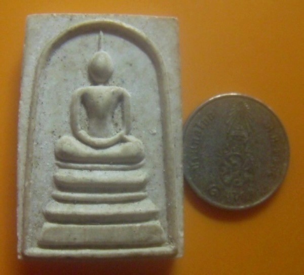 **เบา​ๆ​**พระสมเด็จพิมพ์ฐานแซม หลังรูปเหมือน หลวงพ่อแพ วัดพิกุลทอง จ.สิงห์บุรี**