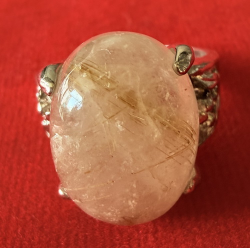 แหวน แก้วไหมทอง หินมงคลเสริม ในเรื่องของเงินทอง ค้าขาย ความร่ำรวย ความมั่งคั่ง