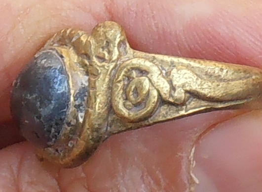 แหวนหลวงพ่ออิ่่ม วัดหัวเขา สุพรรณบุรี 