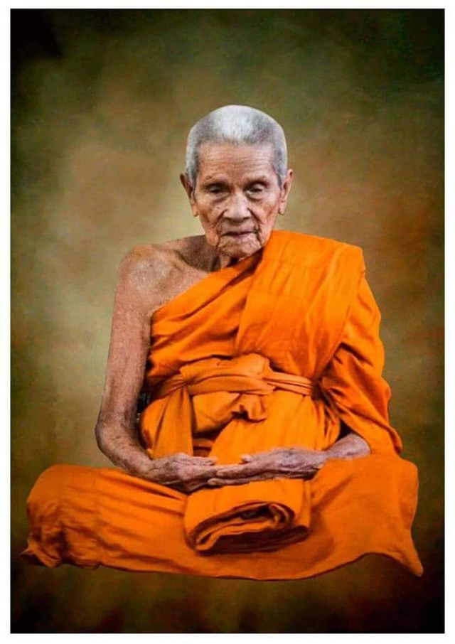 หลวงปู่อิ่ม วัดทุ่งนาใหม่ จ.นครศรีธรรมราช พญาครุฑ หล่อโบราณ รุ่นรวยแสนล้าน พร้อมกล่อง