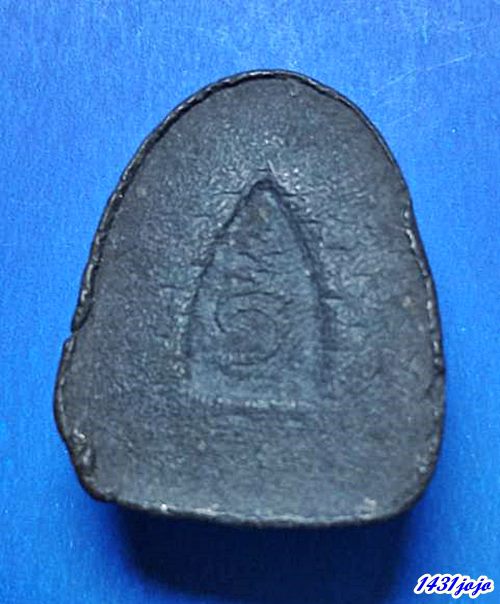 พระปิดตา มหาอุตม์ หลวงปู่เหมือน วัดกำแพง จ.ชลบุรี รุ่นเสี่ยวิรัตน์ เนื้อผงดำ ปี2523