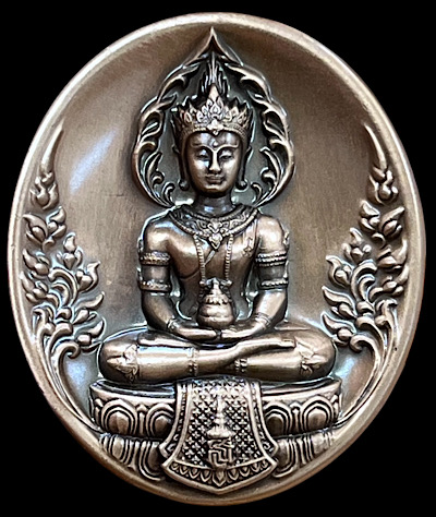 พระไภษัชยคุรุไวฑูรยประภาตถาคตพุทธเจ้า "พระพุทธเจ้าบรมครูแห่งการแพทย์" สภากาชาดไทย จัดสร้าง พ.ศ.2565 