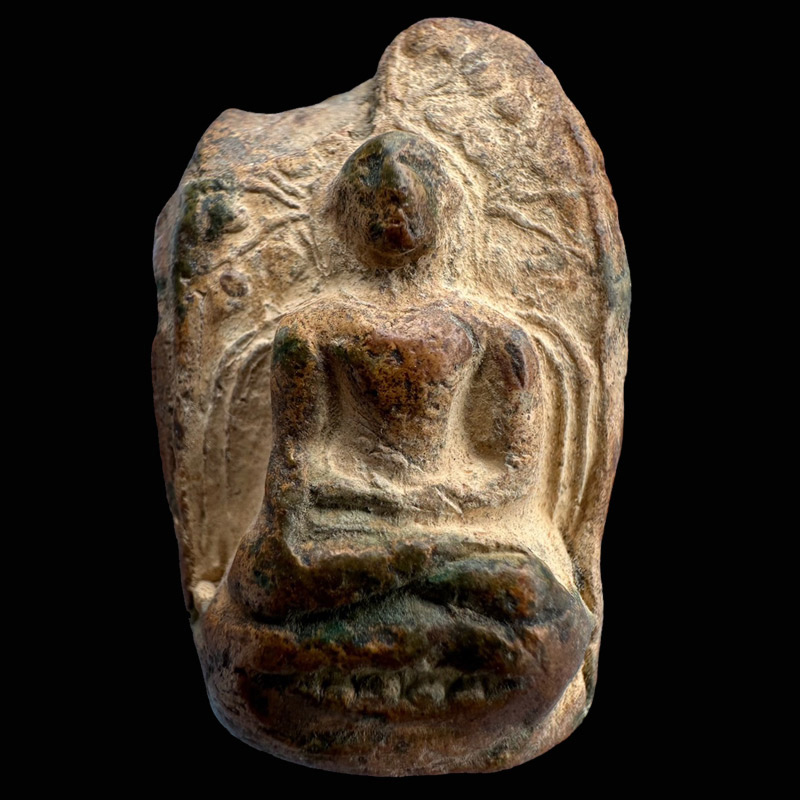 พระคงกรุเก่า ฟอร์มล่ำ องค์พระสวยสมบูรณ์ รอยบิ่นเกิดจาตอนขุดเจอ