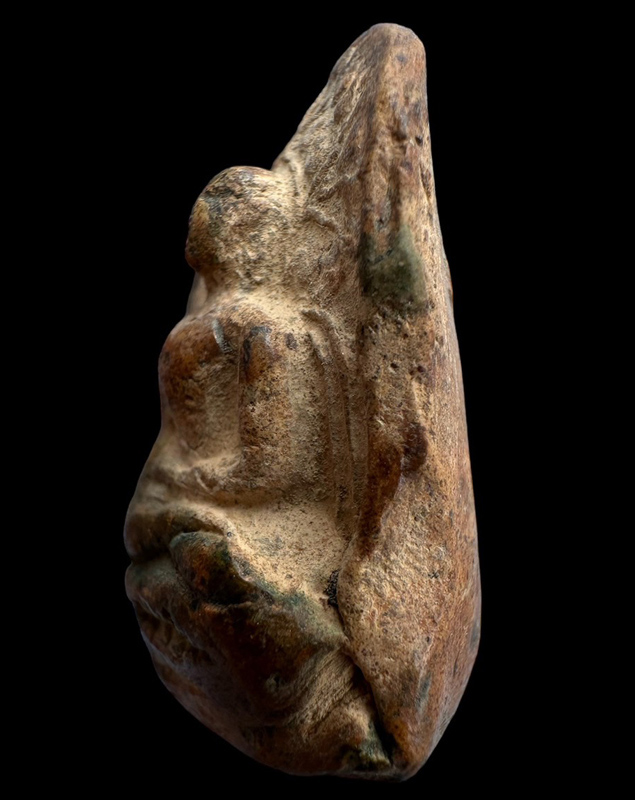 พระคงกรุเก่า ฟอร์มล่ำ องค์พระสวยสมบูรณ์ รอยบิ่นเกิดจาตอนขุดเจอ