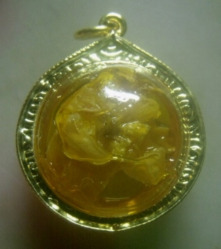 **เบาๆ**น้ำมันว่านดอกรักซ้อน**เพิ่มพลังเมตตา มหาเสน่ห์ พร้อมเลี่ยมน้ำมันว่านกรอบทองไมครอน สวยๆ