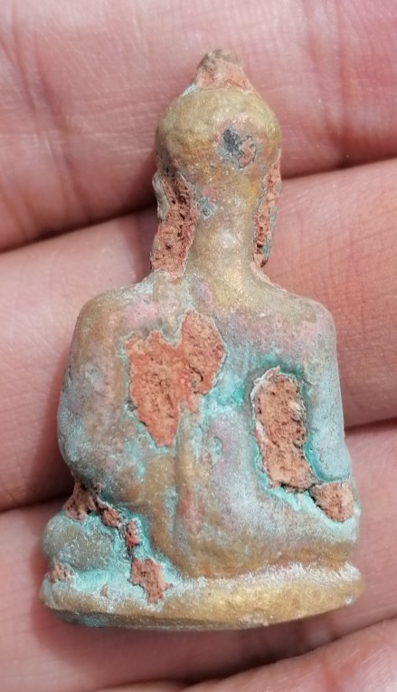 พระไม่ทราบที่ เคาะเดียว   