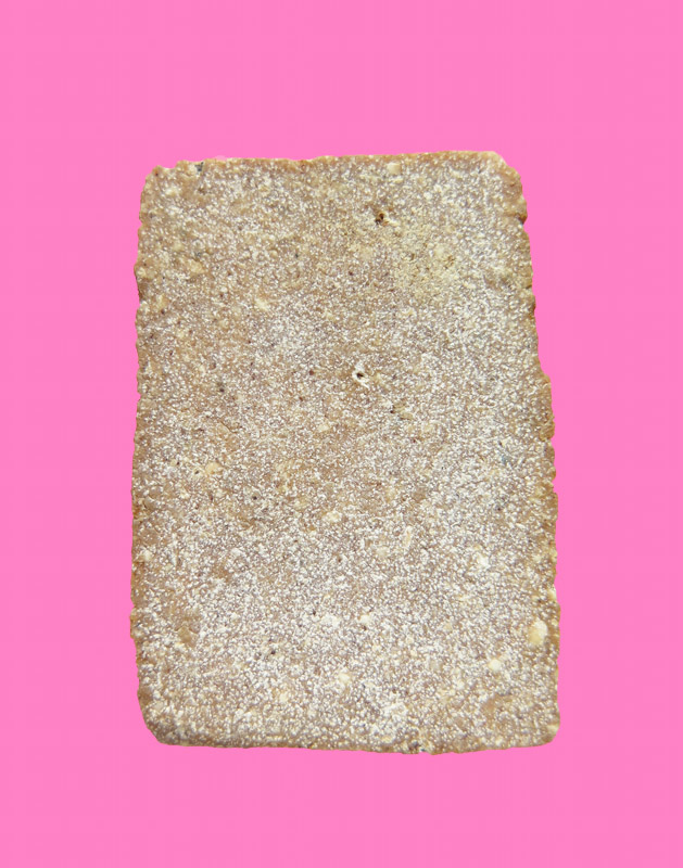 สมเด็จเนื้อผงน้ำมันเก่า พิมพ์หูห่าง