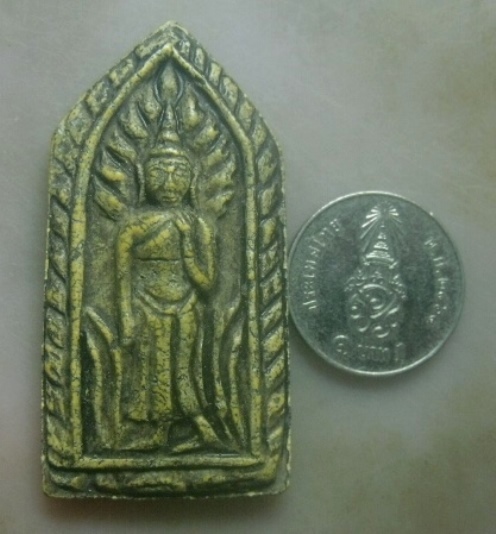 **เบาๆ**พระปางลีลาประทานพร ทรงห้าเหลี่ยม เนื้อผง เก่าไม่ทราบที่**เนื้อจัด สวยๆ เชิญชมครับ