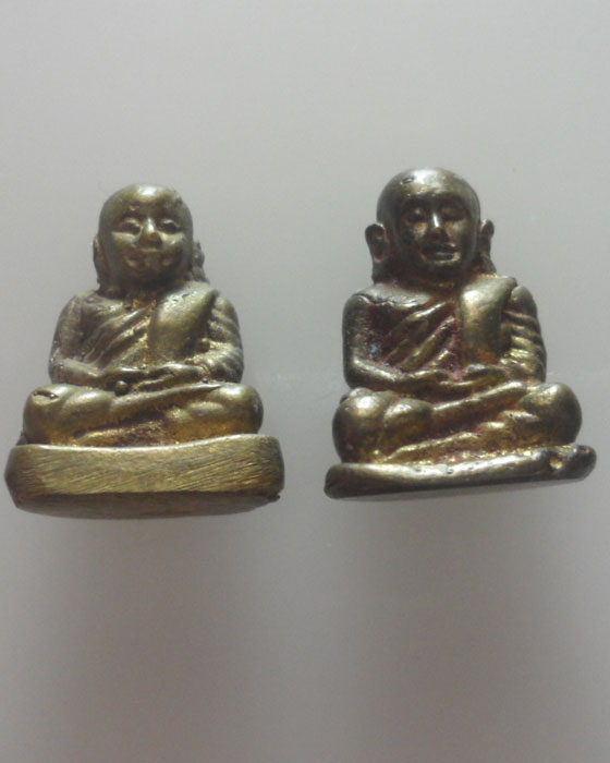 *** หลวงพ่อเงิน *** (๒องค์)