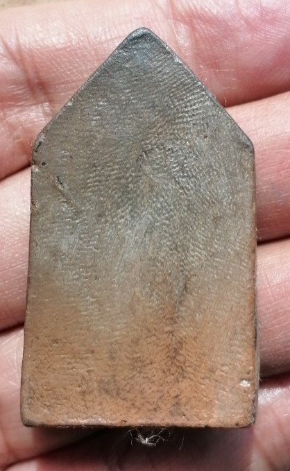 ขุนแผนขี่โหงพราย​ หลวงพ่อกวย​ วัดโฆษิตาราม​ เนื้อดิน​ ยุคต้น​ เคาะเดียว    