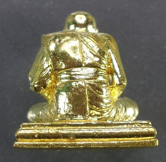 รูปหล่อลอยองค์หลวงปู่ทวดเหยียบน้ำทะเลจืด รุ่นนิรันตราย วัดแค จ.สุพรรณบุรี เนื้อทองมหาชนวน สวยครับ