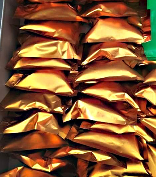 ไม่แกะซีล ...รูปหล่อหลวงปู่สรวงขนาด 1.5 นิ้ว รุ่น "บูชาครู" (แกะจากแก่นขามฟ้าผ่าตายพราย) ........เคา