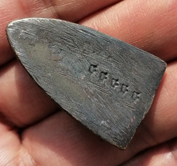 หลวงปู่ทวดพิมพ์หลังเตารีด ปี 05 วัดคอกหมู โค๊ดหมู 5 ตัว พิธีเดียวกับวัดช้างให้ ปี 05 เคาะเดียว