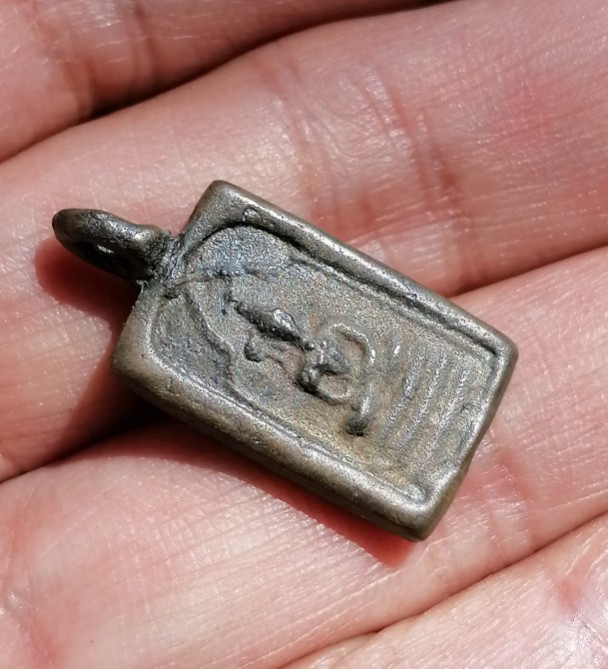 เหรียญหล่อโบราณ ปางรำพึง​ หลวงพ่อจง​ วัดหน้าต่างนอก​ ออกวัดห้วยสุวรรณ​ ปี​ 2494 เคาะเดียว    