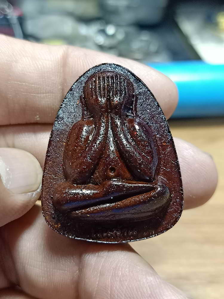 4-230 พระผงปิดตา รุ่นเงินล้าน หลวงปู่รอด วัดโคกกรม อ.พนมดงรัก จ.สุรินทร์ 2565 เลข 108 กล่องเดิม