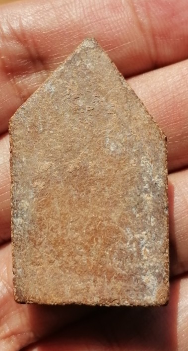 ขุนแผนแข้งหมอน​ หลวงพ่อกวย​ วัดโฆษิตาราม​ เนื้อดิน​ ยุคต้น​ เคาะเดียว    