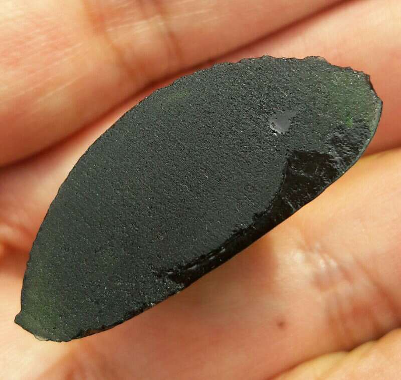 พระแก้วมรกต เนื้อแก้วเขียว วัดโปรดเกศ จ.นนทบุรี ปี.2500 ขนาด สูง 4.5 ซม.ฐานกว้าง 3.5 ซม.เคาะเดียว