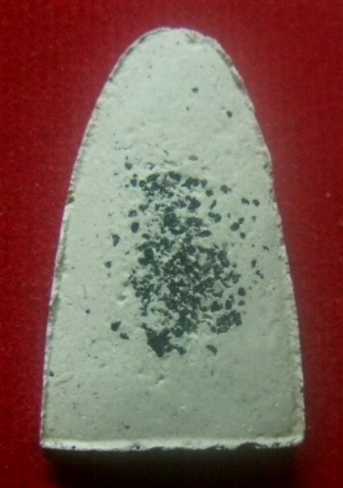 **เบาๆ**หลวงปู่ทวดเนื้อผง หลังโรยเพชรแร่ วัดประสาทบุญญาวาส ปี ๒๕๔๓**กล่องเดิม สวยๆ