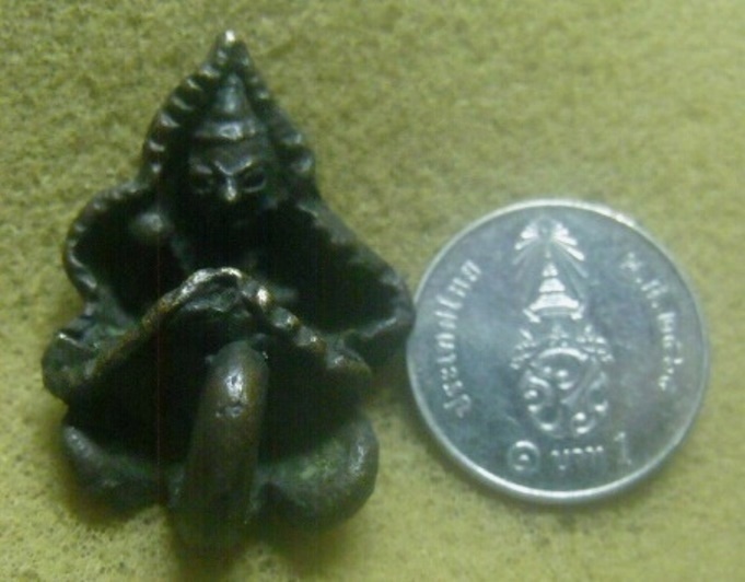 **เบาๆ**พระอุปคุต หล่อโบราณ หลังยันต์ เนื้อโลหะผสม เก่าๆ ไม่ทราบที่**เนื้อจัด สวยๆ