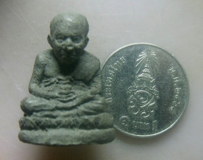 *เบาๆ**หลวงปู่ทวดเนื้อว่านลอยองค์ วัดสะบ้าย้อย ประสบการณ์เครื่องบินตก**สวยๆ เชิญชมครับ