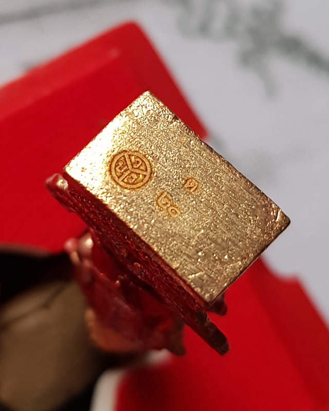 รูปหล่อท้าวเวสสุวรรณ ยกฐานะ ทองนำโชค หลวงพ่อทอง วัดบ้านไร่ เนื้อทองแดงลงยาสีชมพู พร้อมกล่องเดิม